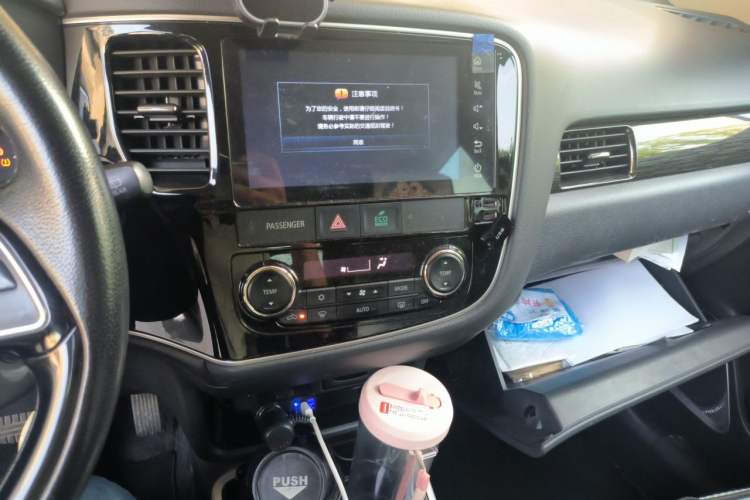 Used Mitsubishi Outlander 2019 2.0L Two-Wheel Drive Comfort Edition 5 Seats China V Standard Audio And AC Panel