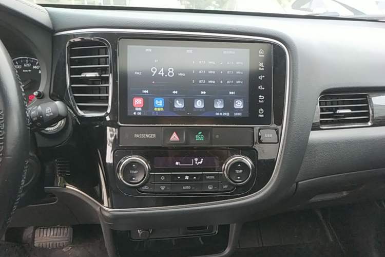 Used Mitsubishi Outlander 2019 2.0L Two-Wheel Drive Comfort Edition 5 Seats China V Standard Audio And AC Panel