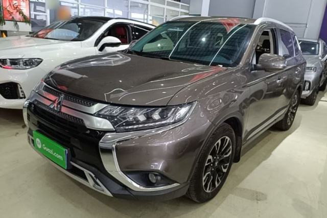 Used Mitsubishi Outlander 2019 2.4L 4x4 Zhi Xiang Edition 5 Seats China V Emission Standard
