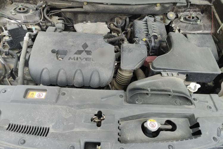 Used Mitsubishi Outlander 2019 2.4L 4x4 Zhi Xiang Edition 7 Seats China VI Standard Engine Bay