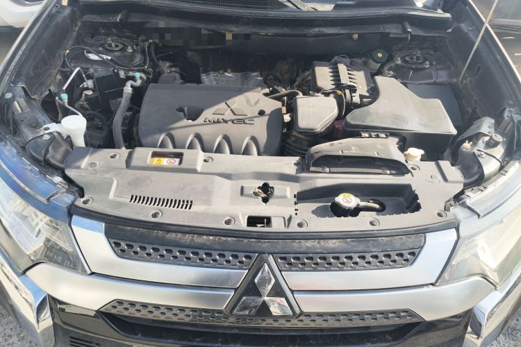 Used Mitsubishi Outlander 2019 2.0L Two-Wheel Drive Comfort Edition 5 Seats China V Standard Engine Bay