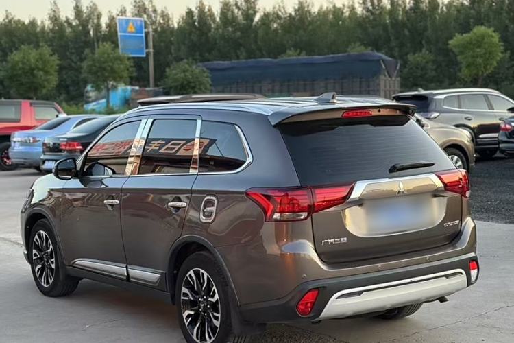 Used Mitsubishi Outlander 2019 2.4L Two-Wheel Drive ZhiXing Version 5 Seats China V Emission Standard Exterior 1