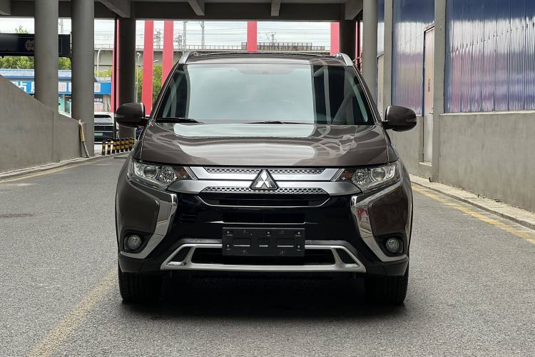 Used Mitsubishi Outlander 2019 2.0L Two-Wheel Drive Comfort Edition 5 Seats China VI Standard Exterior 1