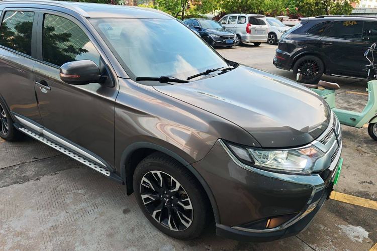 Used Mitsubishi Outlander 2019 2.0L Two-Wheel Drive Comfort Edition 5 Seats China VI Standard Exterior 1
