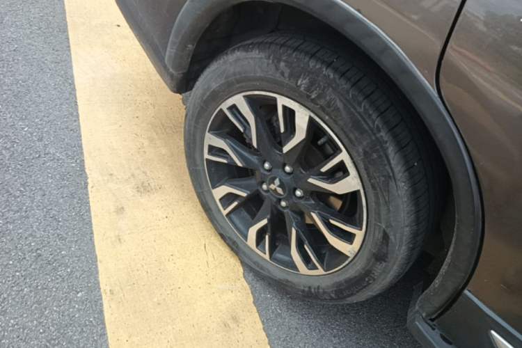 Used Mitsubishi Outlander 2019 2.0L Two-Wheel Drive Comfort Edition 5 Seats China V Standard Exterior 2