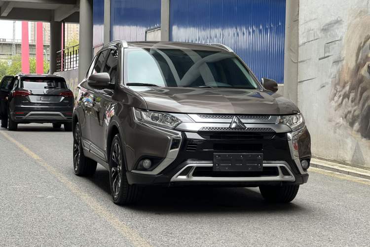 Used Mitsubishi Outlander 2019 2.0L Two-Wheel Drive Comfort Edition 5 Seats China VI Standard Exterior 2