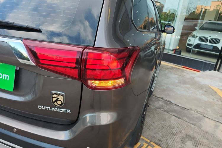 Used Mitsubishi Outlander 2019 2.0L Two-Wheel Drive Comfort Edition 5 Seats China VI Standard Exterior 2