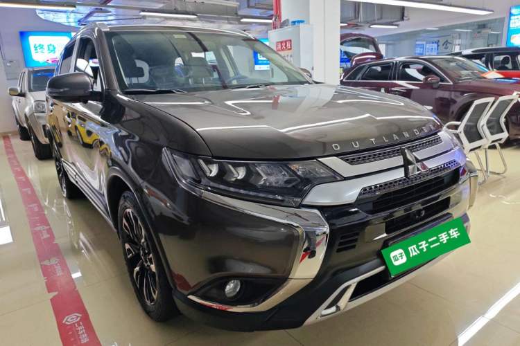 Used Mitsubishi Outlander 2019 2.4L 4x4 Zhi Xiang Edition 5 Seats China VI Standard Exterior 2