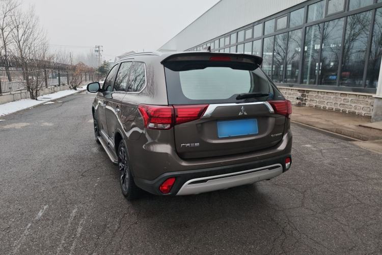 Used Mitsubishi Outlander 2019 2.4L 4x4 Zhi Xiang Edition 7 Seats China V Emission Standard Exterior 4