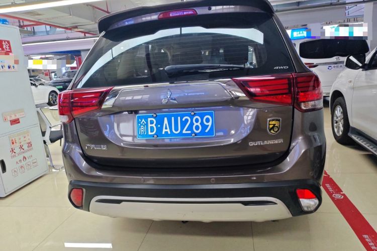 Used Mitsubishi Outlander 2019 2.4L 4x4 Zhi Xiang Edition 5 Seats China VI Standard Exterior 4