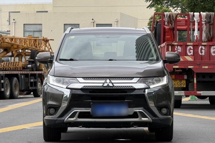 Used Mitsubishi Outlander 2019 2.0L Two-Wheel Drive Comfort Edition 5 Seats China V Standard Exterior 5