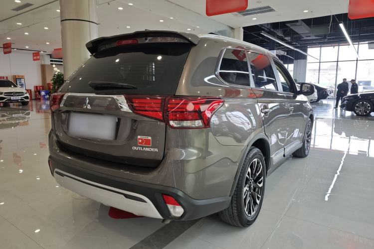 Used Mitsubishi Outlander 2019 2.0L Two-Wheel Drive Comfort Edition 5 Seats China VI Standard Exterior 5