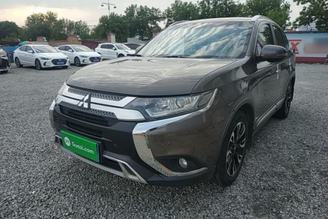 Used Mitsubishi Outlander 2019 2.0L Two-Wheel Drive Comfort Edition 7-Seater China VI Standard