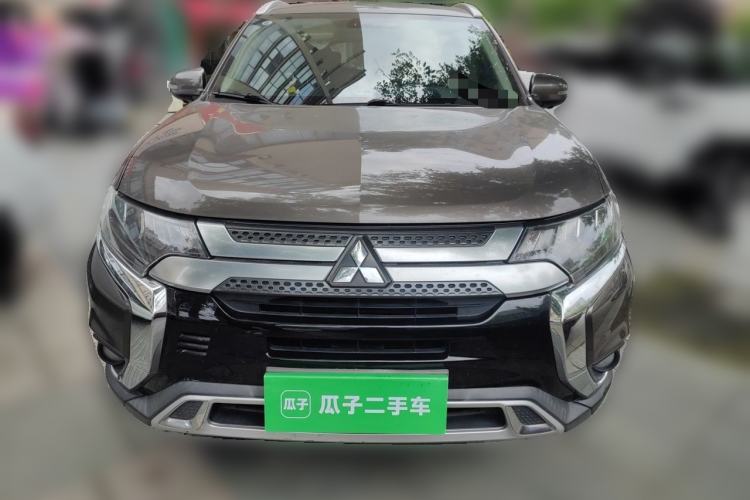 Used Mitsubishi Outlander 2019 2.4L 4x4 Zhi Xiang Edition 7 Seats China VI Standard Front