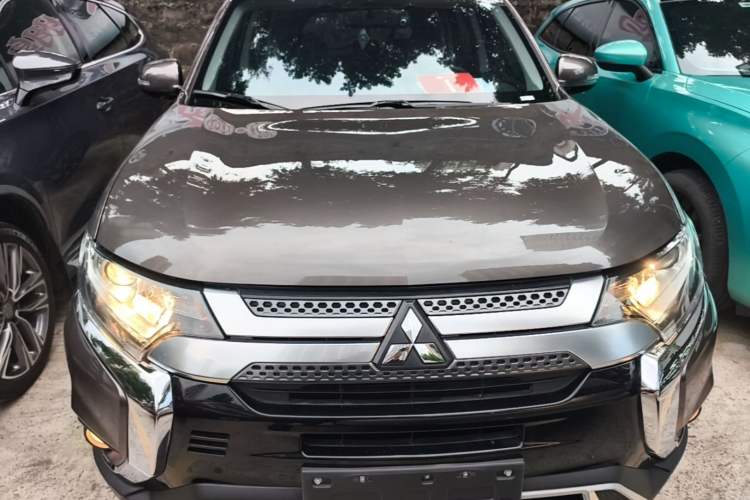Used Mitsubishi Outlander 2019 2.0L Two-Wheel Drive Comfort Edition 5 Seats China VI Standard Front
