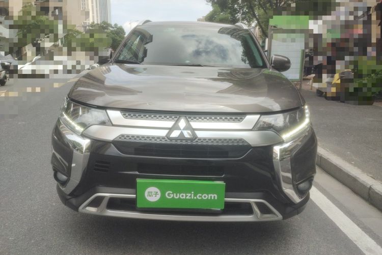 Used Mitsubishi Outlander 2019 2.4L Two-Wheel Drive ZhiXing Version 5 Seats China V Emission Standard Front