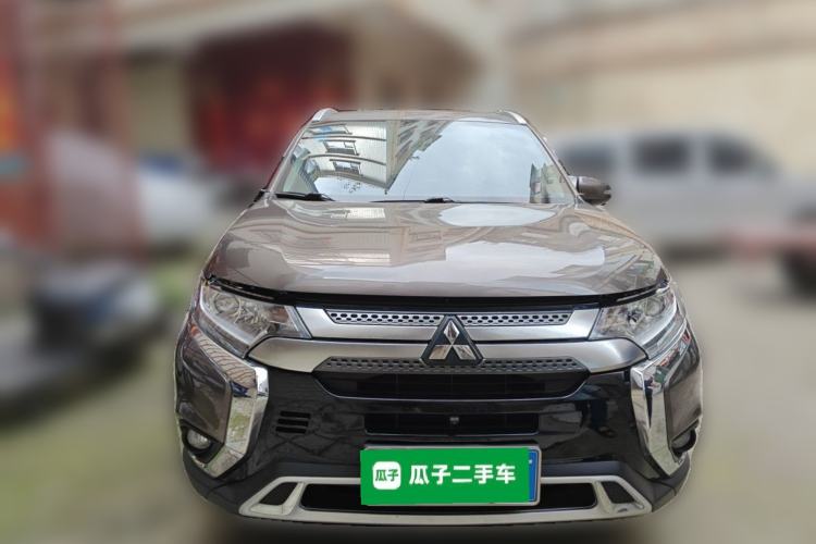 Used Mitsubishi Outlander 2019 2.0L Two-Wheel Drive Comfort Edition 7 Seats China V Emission Standard Front