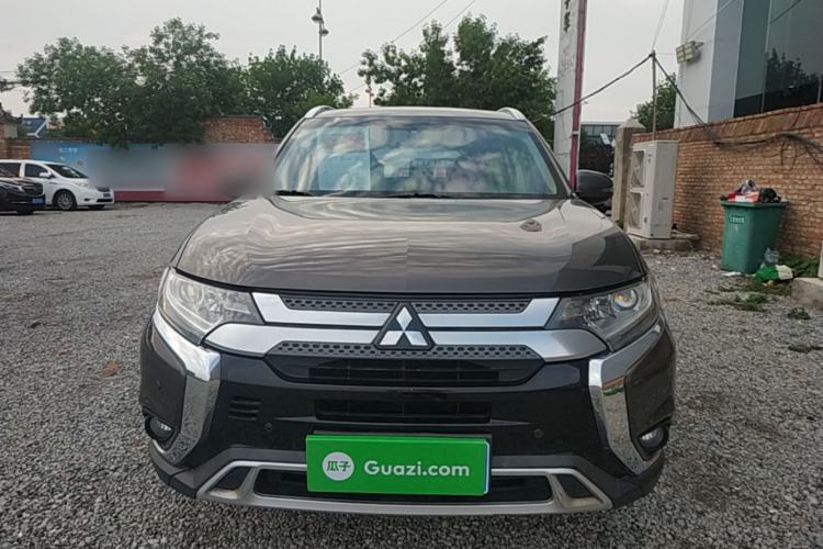 Used Mitsubishi Outlander 2019 2.0L Two-Wheel Drive Comfort Edition 7-Seater China VI Standard Front