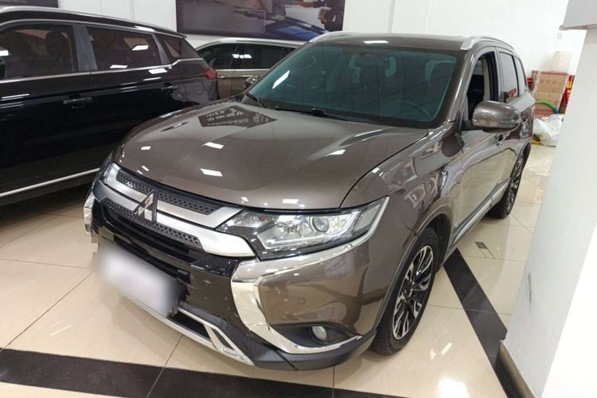 Used Mitsubishi Outlander 2019 2.0L Two-Wheel Drive Comfort Edition 5 Seats China V Standard Front Left 45 Deg