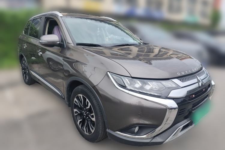Used Mitsubishi Outlander 2019 2.4L 4x4 Zhi Xiang Edition 5 Seats China VI Standard Front Right 45 Deg