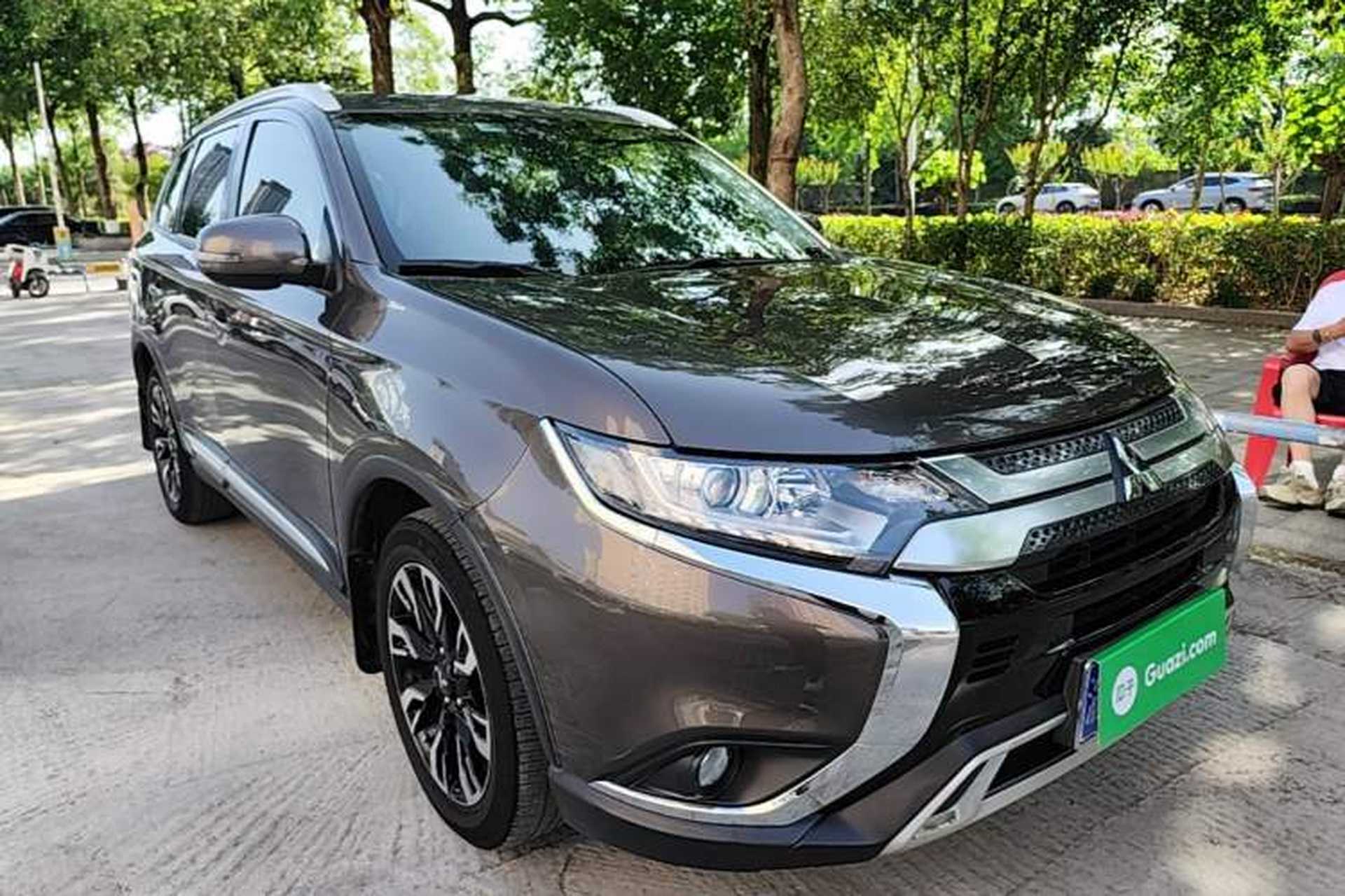 Used Mitsubishi Outlander 2019 2.0L Two-Wheel Drive Comfort Edition 5 Seats China V Standard Front Right 45 Deg
