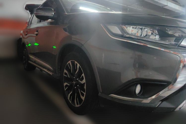 Used Mitsubishi Outlander 2019 2.0L Two-Wheel Drive Comfort Edition 5 Seats China V Standard Front Right 45 Deg