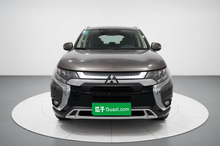 Used Mitsubishi Outlander 2019 2.4L 4x4 Zhi Xiang Edition 7 Seats China V Emission Standard Front
