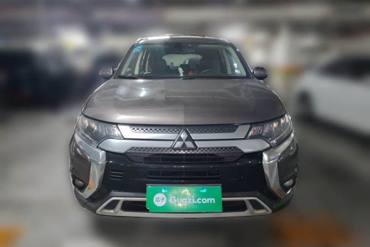 Used Mitsubishi Outlander 2019 2.4L 4x4 Zhi Xiang Edition 7 Seats China V Emission Standard Front