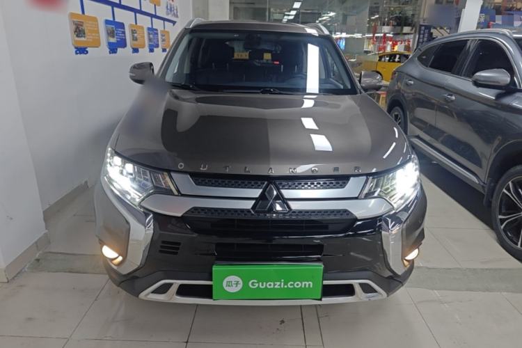Used Mitsubishi Outlander 2019 2.4L Two-Wheel Drive ZhiXing Version 5 Seats China V Emission Standard Front