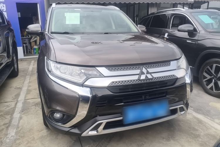Used Mitsubishi Outlander 2019 2.0L Two-Wheel Drive Comfort Edition 7-Seater China VI Standard Front