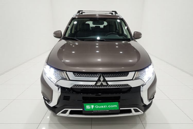 Used Mitsubishi Outlander 2019 2.4L 4x4 Zhi Xiang Edition 7 Seats China VI Standard Front