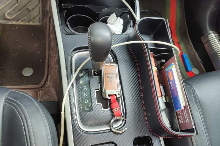 Used Mitsubishi Outlander 2019 2.4L 4x4 Zhi Xiang Edition 7 Seats China VI Standard Gear Lever