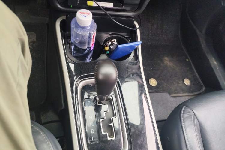 Used Mitsubishi Outlander 2019 2.4L 4x4 Zhi Xiang Edition 5 Seats China VI Standard Gear Lever