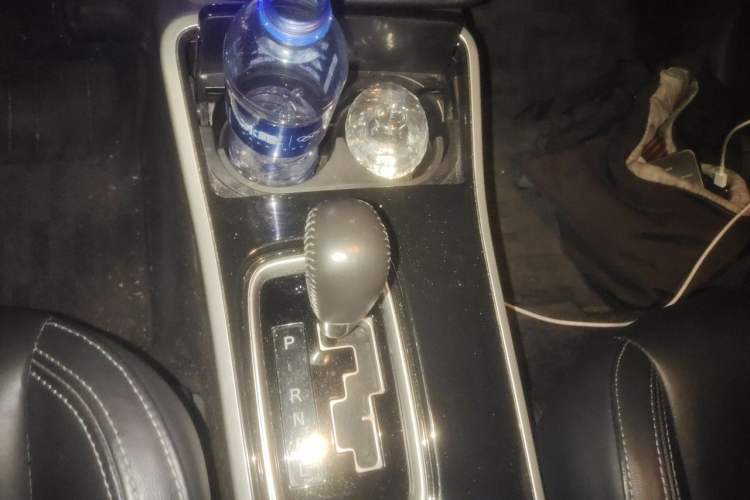 Used Mitsubishi Outlander 2019 2.4L 4x4 Zhi Xiang Edition 7 Seats China VI Standard Gear Lever