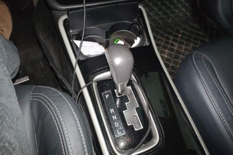 Used Mitsubishi Outlander 2019 2.4L 4x4 Zhi Xiang Edition 7 Seats China V Emission Standard Gear Lever