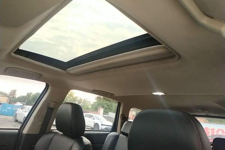 Used Mitsubishi Outlander 2019 2.0L Two-Wheel Drive Comfort Edition 7-Seater China VI Standard Headliner