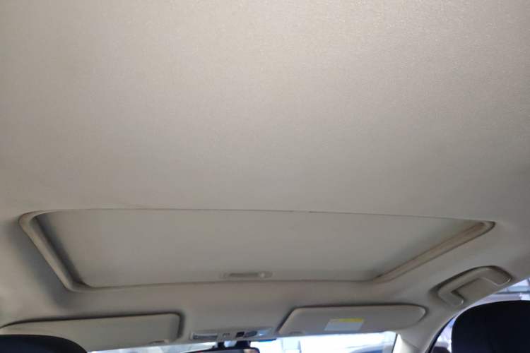 Used Mitsubishi Outlander 2019 2.4L 4x4 Zhi Xiang Edition 5 Seats China VI Standard Headliner