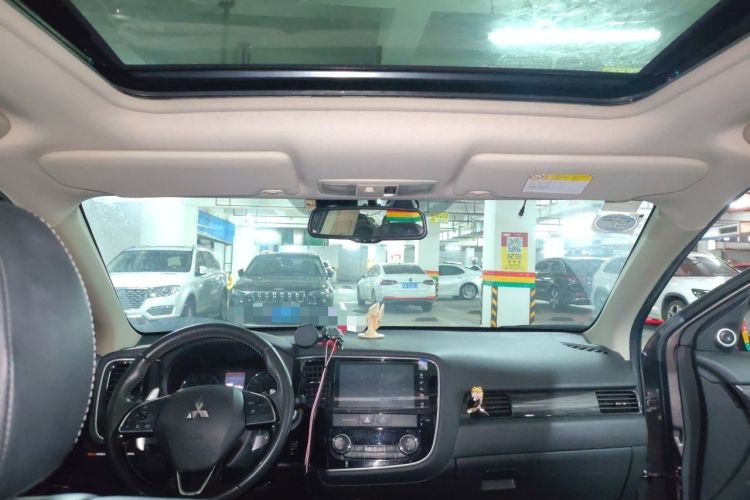 Used Mitsubishi Outlander 2019 2.4L 4x4 Zhi Xiang Edition 7 Seats China V Emission Standard Headliner