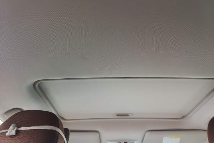 Used Mitsubishi Outlander 2019 2.0L Two-Wheel Drive Comfort Edition 5 Seats China VI Standard Headliner