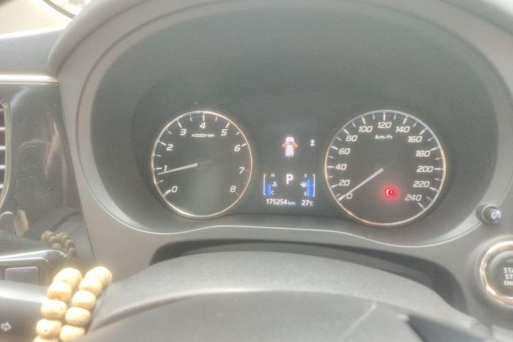 Used Mitsubishi Outlander 2019 2.4L Two-Wheel Drive ZhiXing Version 5 Seats China V Emission Standard Instrument Cluster