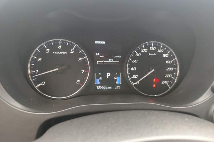 Used Mitsubishi Outlander 2019 2.4L 4x4 Zhi Xiang Edition 5 Seats China VI Standard Instrument Cluster