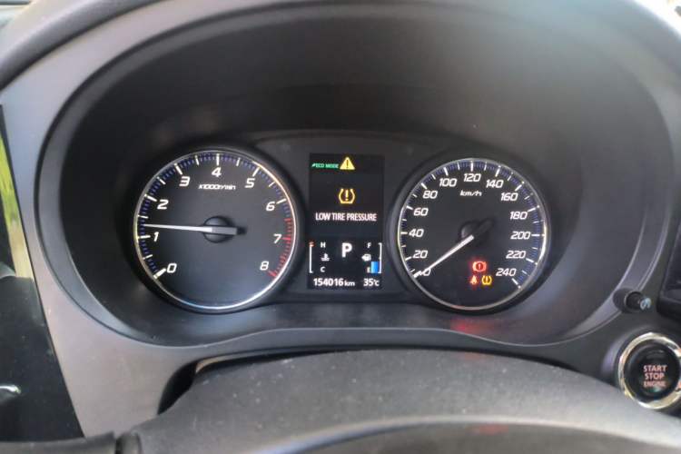 Used Mitsubishi Outlander 2019 2.0L Two-Wheel Drive Comfort Edition 5 Seats China V Standard Instrument Cluster