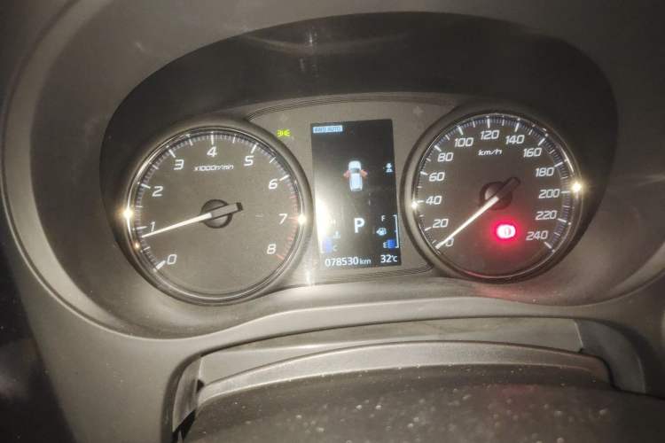 Used Mitsubishi Outlander 2019 2.4L 4x4 Zhi Xiang Edition 7 Seats China VI Standard Instrument Cluster