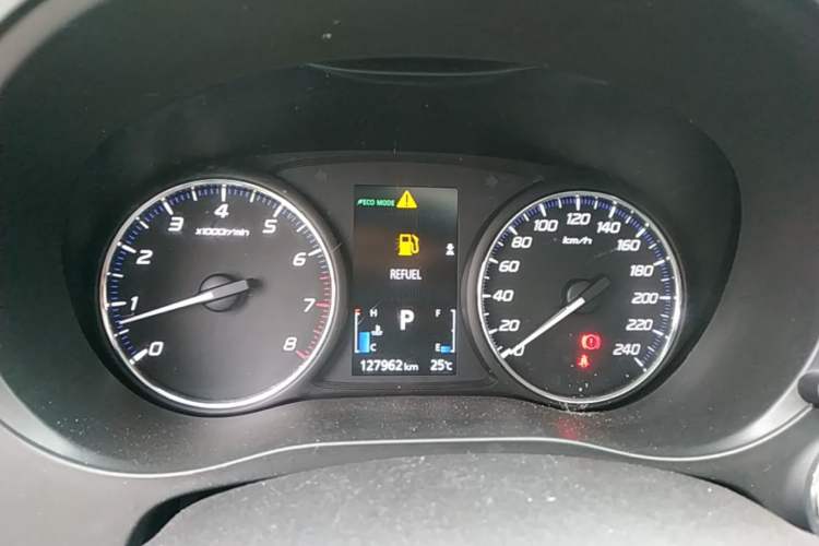Used Mitsubishi Outlander 2019 2.0L Two-Wheel Drive Comfort Edition 5 Seats China V Standard Instrument Cluster
