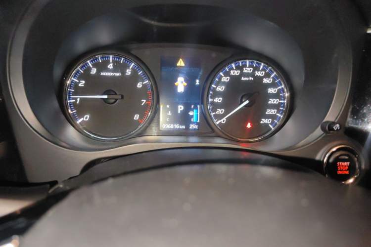 Used Mitsubishi Outlander 2019 2.0L Two-Wheel Drive Comfort Edition 5 Seats China V Standard Instrument Cluster