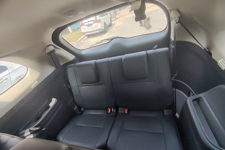Used Mitsubishi Outlander 2019 2.0L Two-Wheel Drive Comfort Edition 7-Seater China VI Standard Interior 3
