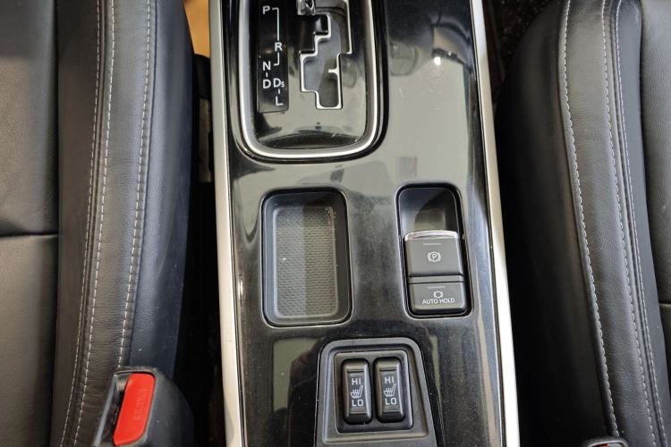 Used Mitsubishi Outlander 2019 2.0L Two-Wheel Drive Comfort Edition 5 Seats China VI Standard Interior 5