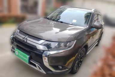 Used Mitsubishi Outlander 2019 2.4L 4x4 Zhi Xiang Edition 7 Seats China V Emission Standard