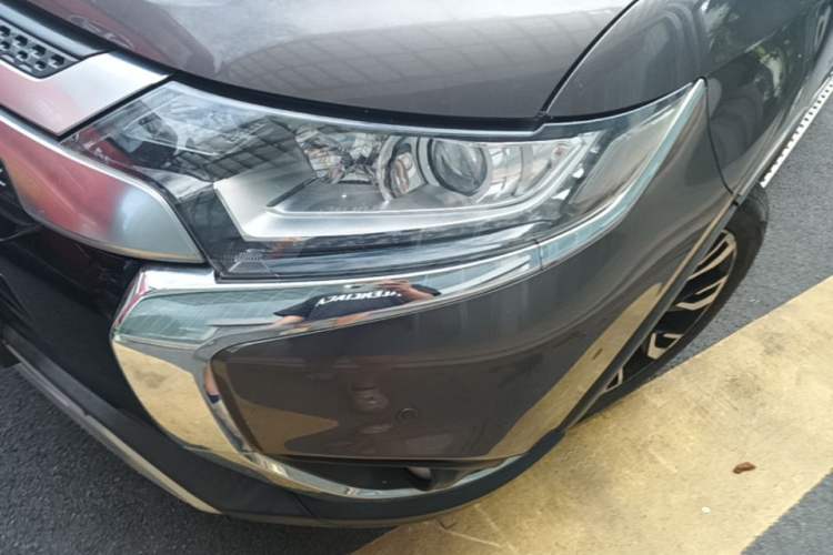Used Mitsubishi Outlander 2019 2.0L Two-Wheel Drive Comfort Edition 5 Seats China V Standard Left Front Headlight