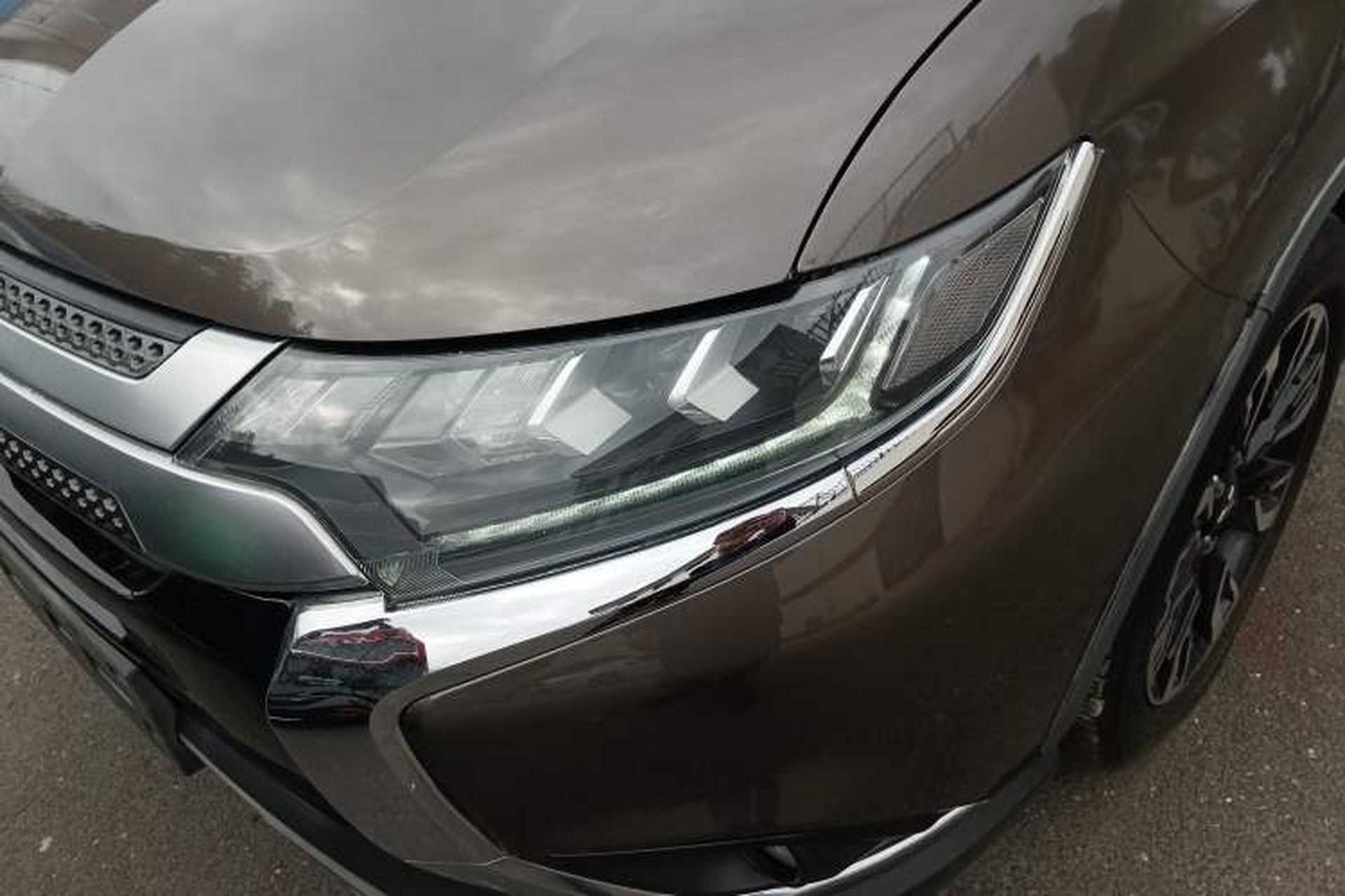 Used Mitsubishi Outlander 2019 2.4L 4x4 Zhi Xiang Edition 7 Seats China V Emission Standard Left Front Headlight
